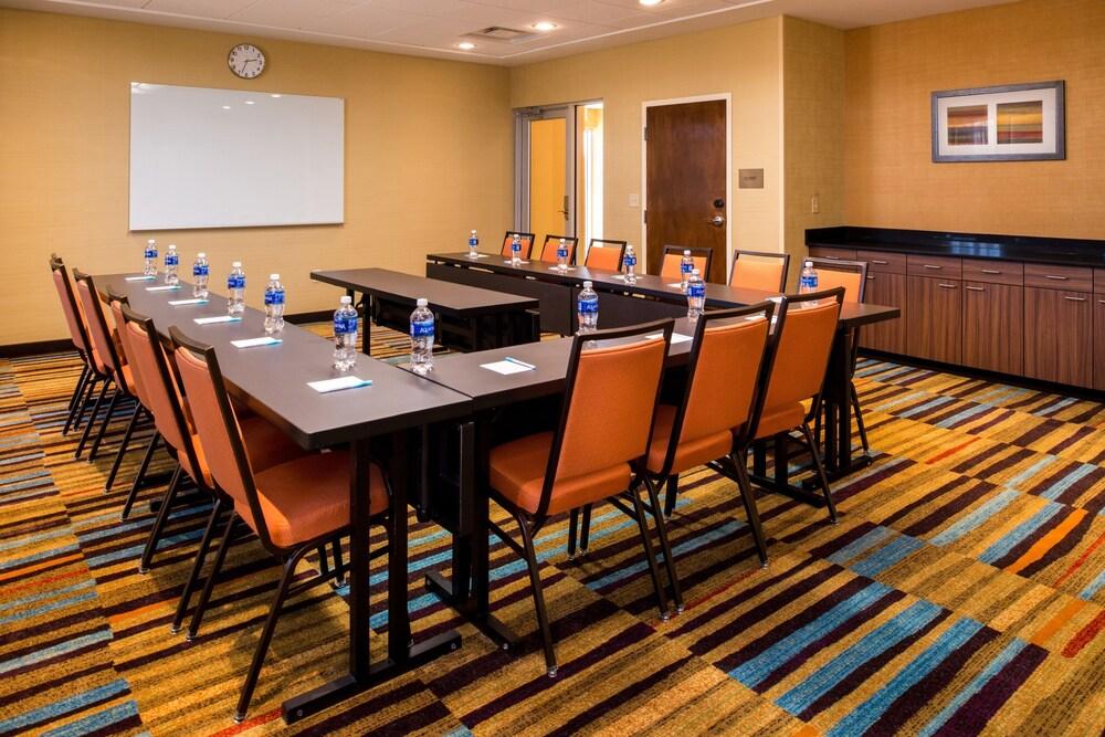 Fairfield Inn & Suites By Marriott Akron Stow Buitenkant foto