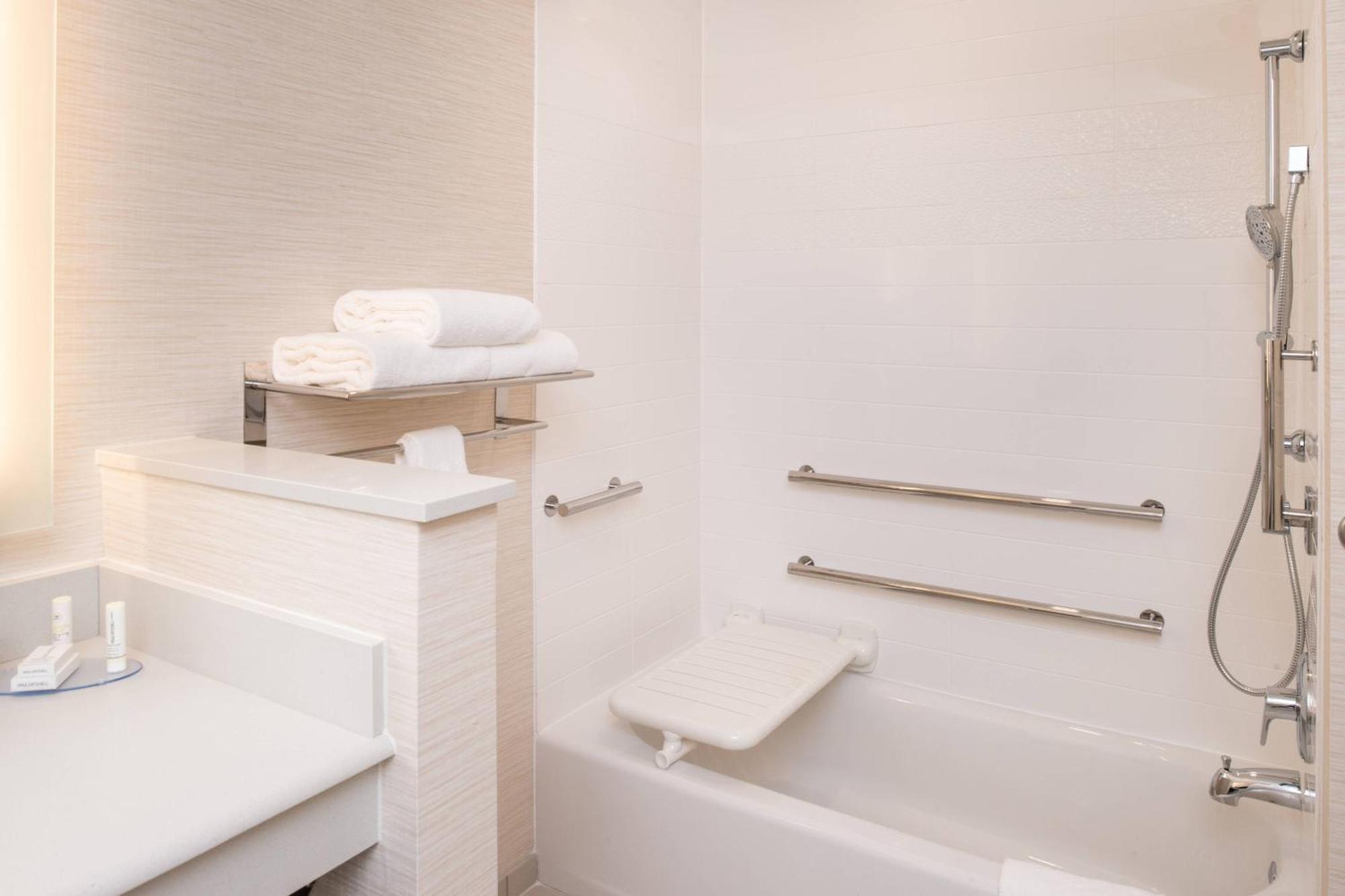 Fairfield Inn & Suites By Marriott Akron Stow Buitenkant foto