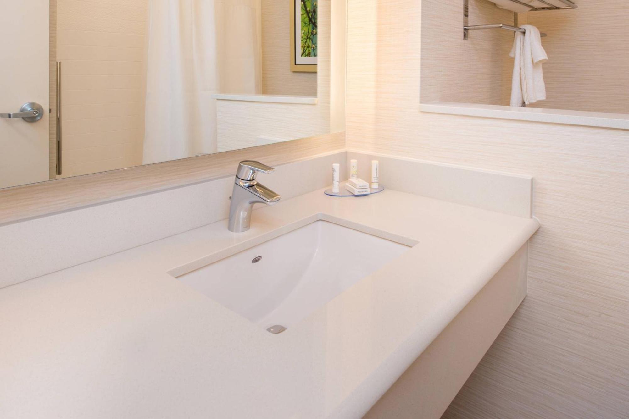 Fairfield Inn & Suites By Marriott Akron Stow Buitenkant foto